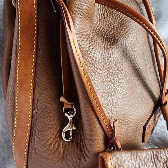 Dooney & Bourke AWL - Picture 3 of 16